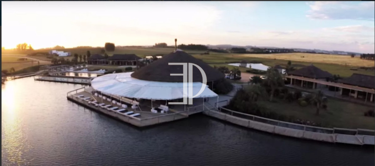 Terreno ID.172 - Terreno en Manantiales, Pueblo Mio