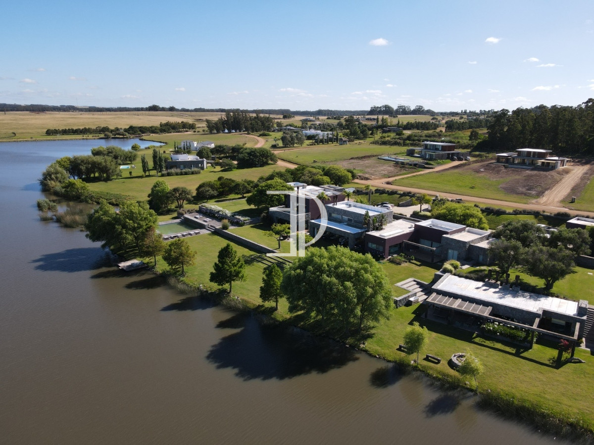 Terreno ID.172 - Terreno en Manantiales, Pueblo Mio