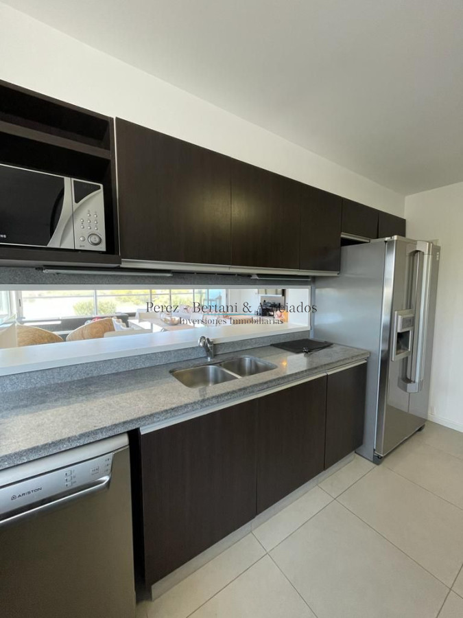 Apartamento ID.256 - Venta Apartamento 3 dormitorios y servicio Primera linea Playa Brava Complejo con amenities y espacio verde