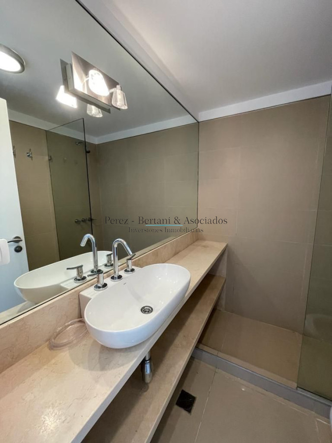 Apartamento ID.256 - Venta Apartamento 3 dormitorios y servicio Primera linea Playa Brava Complejo con amenities y espacio verde