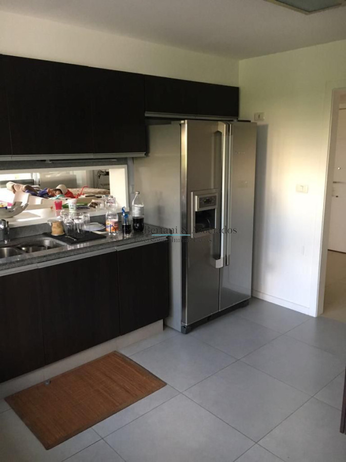 Apartamento ID.256 - Venta Apartamento 3 dormitorios y servicio Primera linea Playa Brava Complejo con amenities y espacio verde