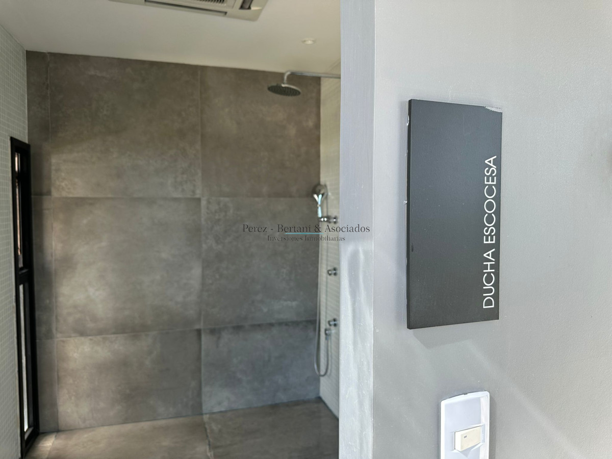 Apartamento ID.913 - Venta Apartamento tres dormitorios en Artower