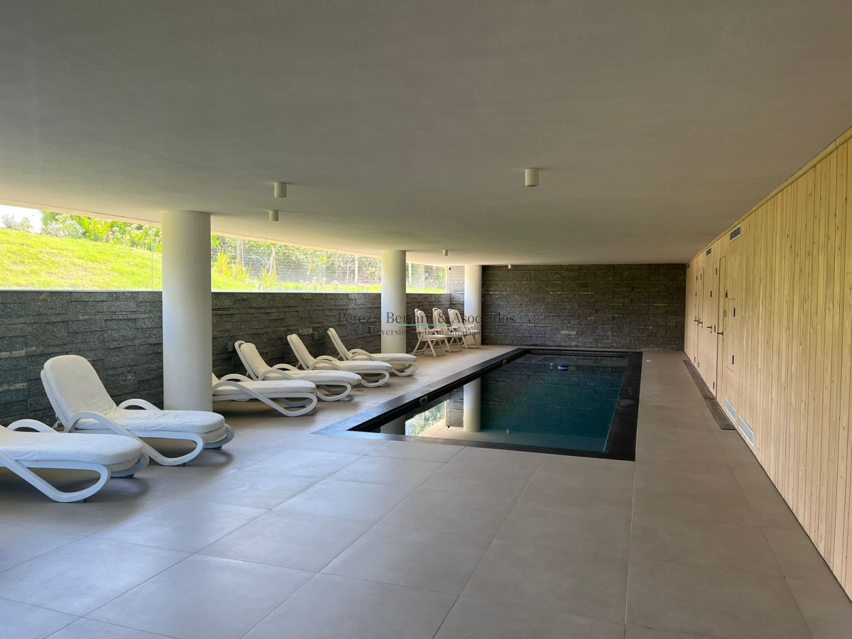 Apartamento ID.256 - Venta Apartamento 3 dormitorios y servicio Primera linea Playa Brava Complejo con amenities y espacio verde