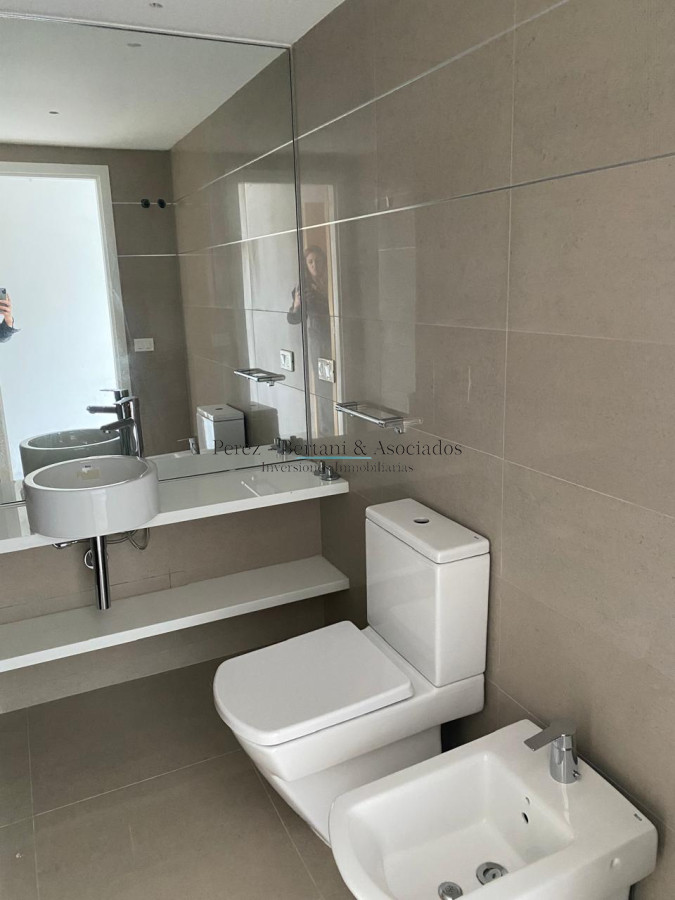 Apartamento ID.600 - Venta Apartamento 3 dormitorios  Primera linea Playa Mansa  Torre con amenities y espacio verde