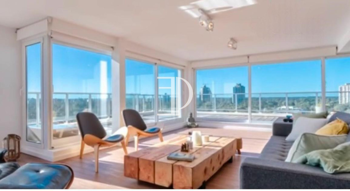 Apartamento ID.1587 - Venta Penthouse Playa Mansa