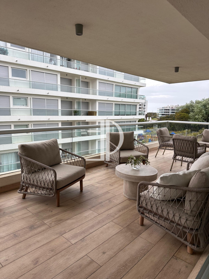 Apartamento ID.1336 - Alquiler apartamento primera linea playa brava