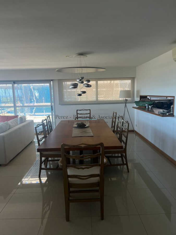 Apartamento ID.169 - Venta Apartamento 3 dormitorios y servicio Primera linea Playa Brava Complejo con amenities y espacio verde