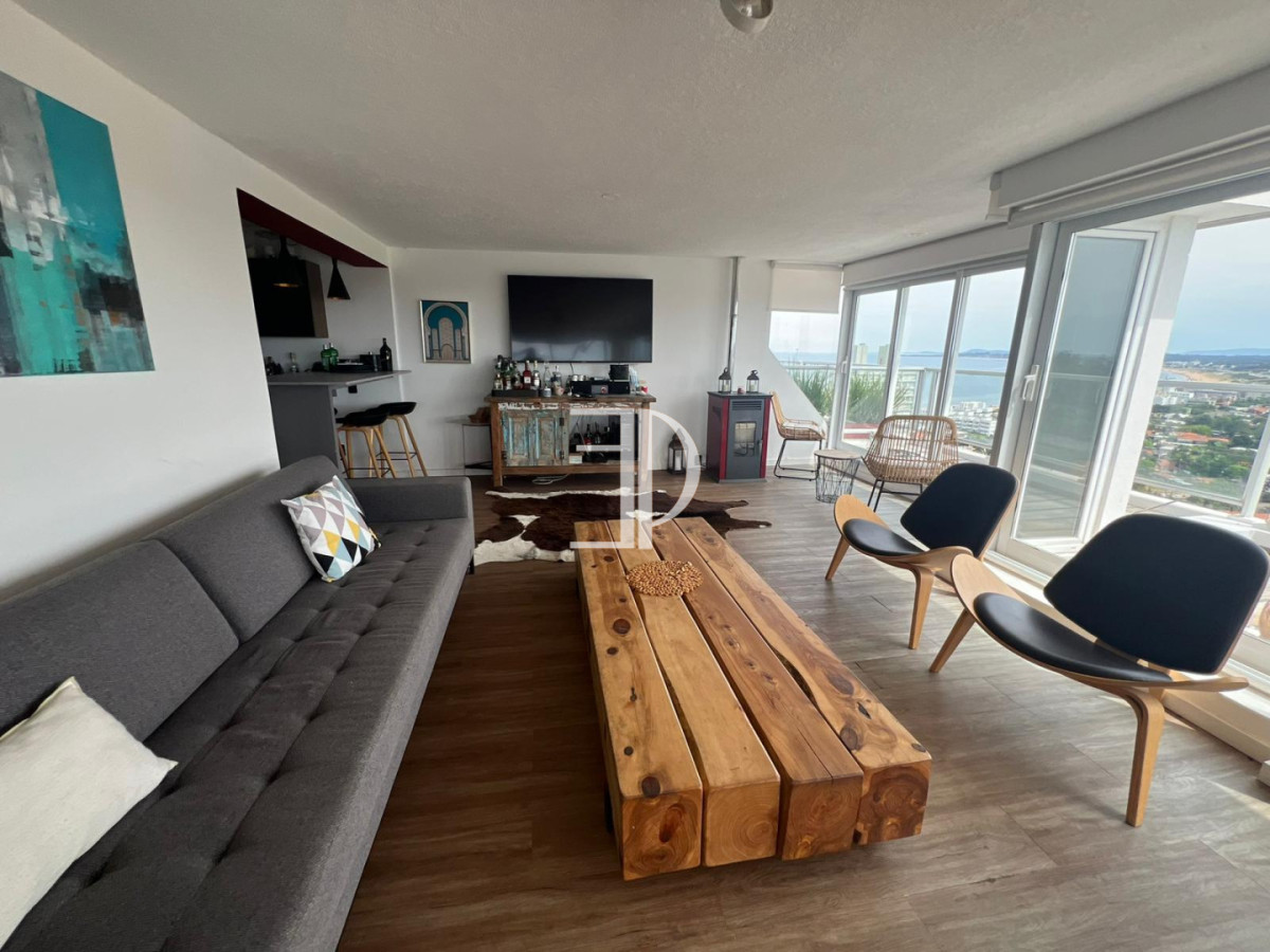 Apartamento ID.1587 - Venta Penthouse Playa Mansa