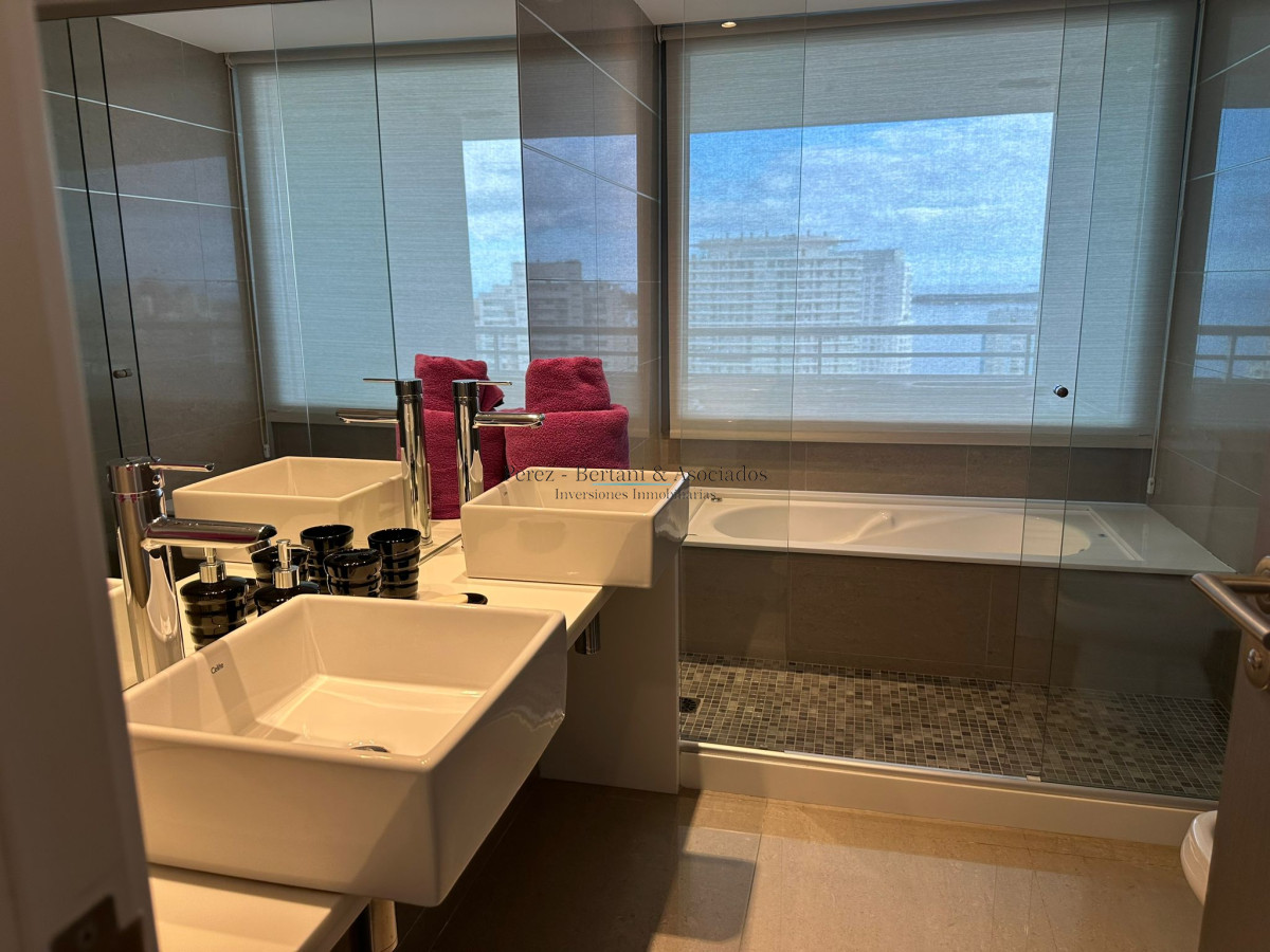 Apartamento ID.599 - Venta Penthouse 3 dormitorios Torre con Amenities