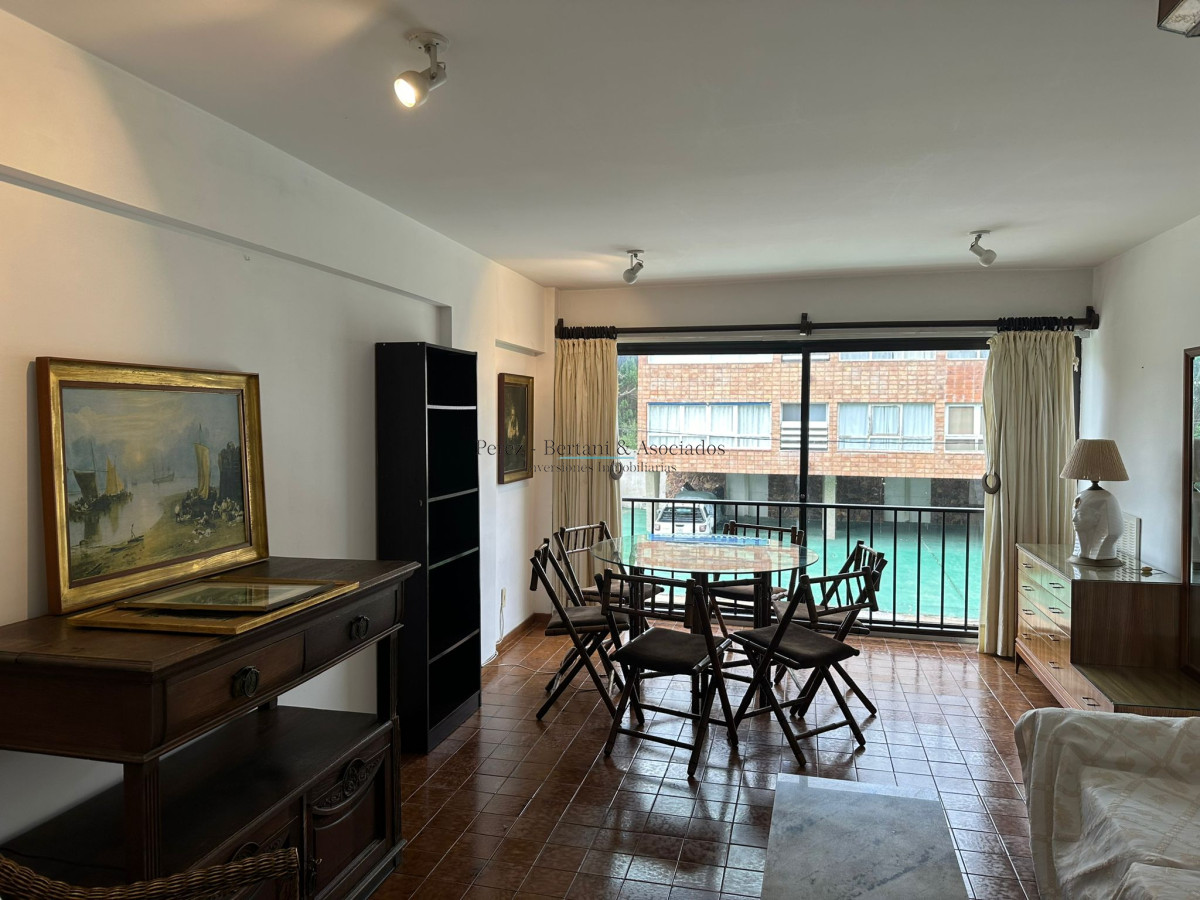 Apartamento ID.440 - Venta Apartamento Primera Linea Mansa 3 dm + servicio