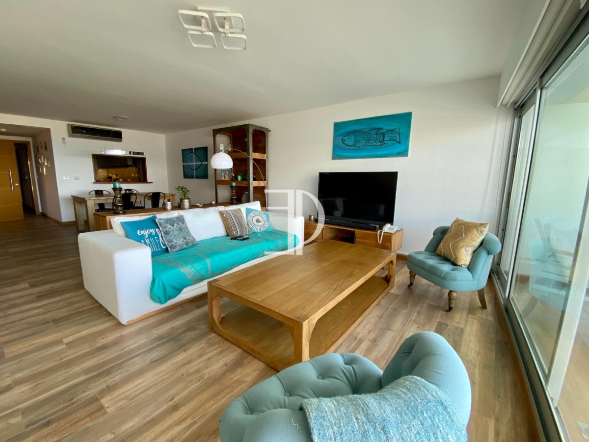 Apartamento ID.249 - Venta Penthouse Complejo Primera Linea Brava con amenities 