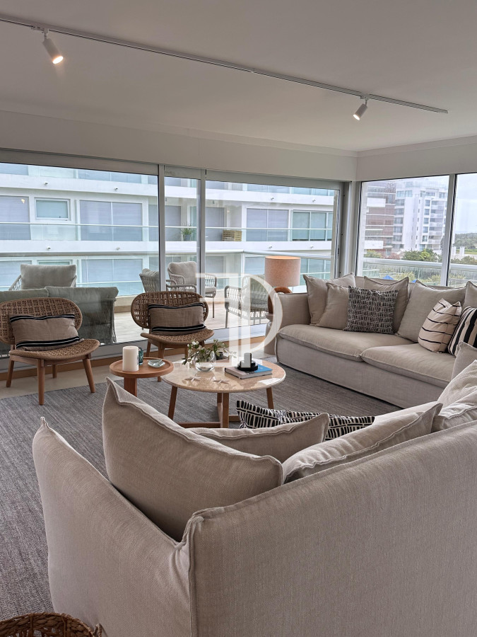 Apartamento ID.1336 - Alquiler apartamento primera linea playa brava