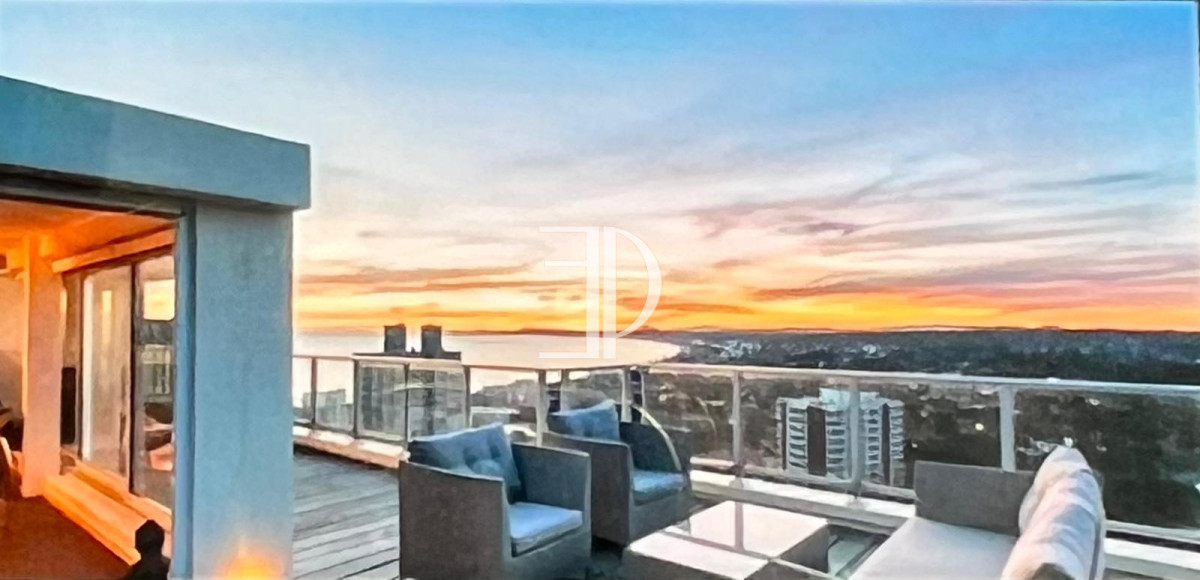 Apartamento ID.1587 - Venta Penthouse Playa Mansa