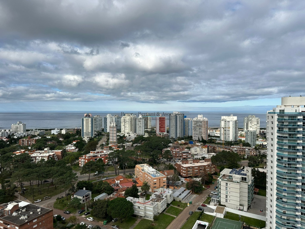 Apartamento ID.599 - Venta Penthouse 3 dormitorios Torre con Amenities