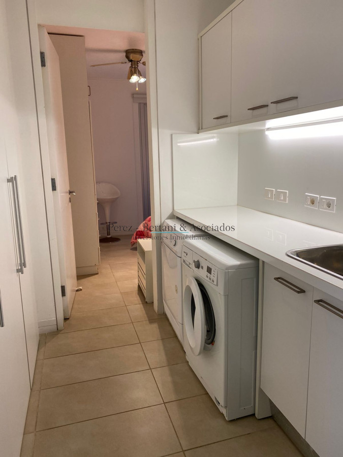 Apartamento ID.583 - Venta Apartamento Primera Linea Playa Brava 3 dormitorios y servicio 