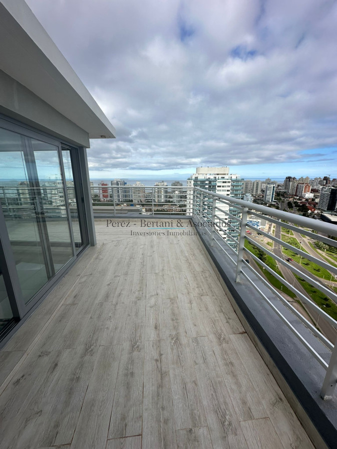 Apartamento ID.599 - Venta Penthouse 3 dormitorios Torre con Amenities