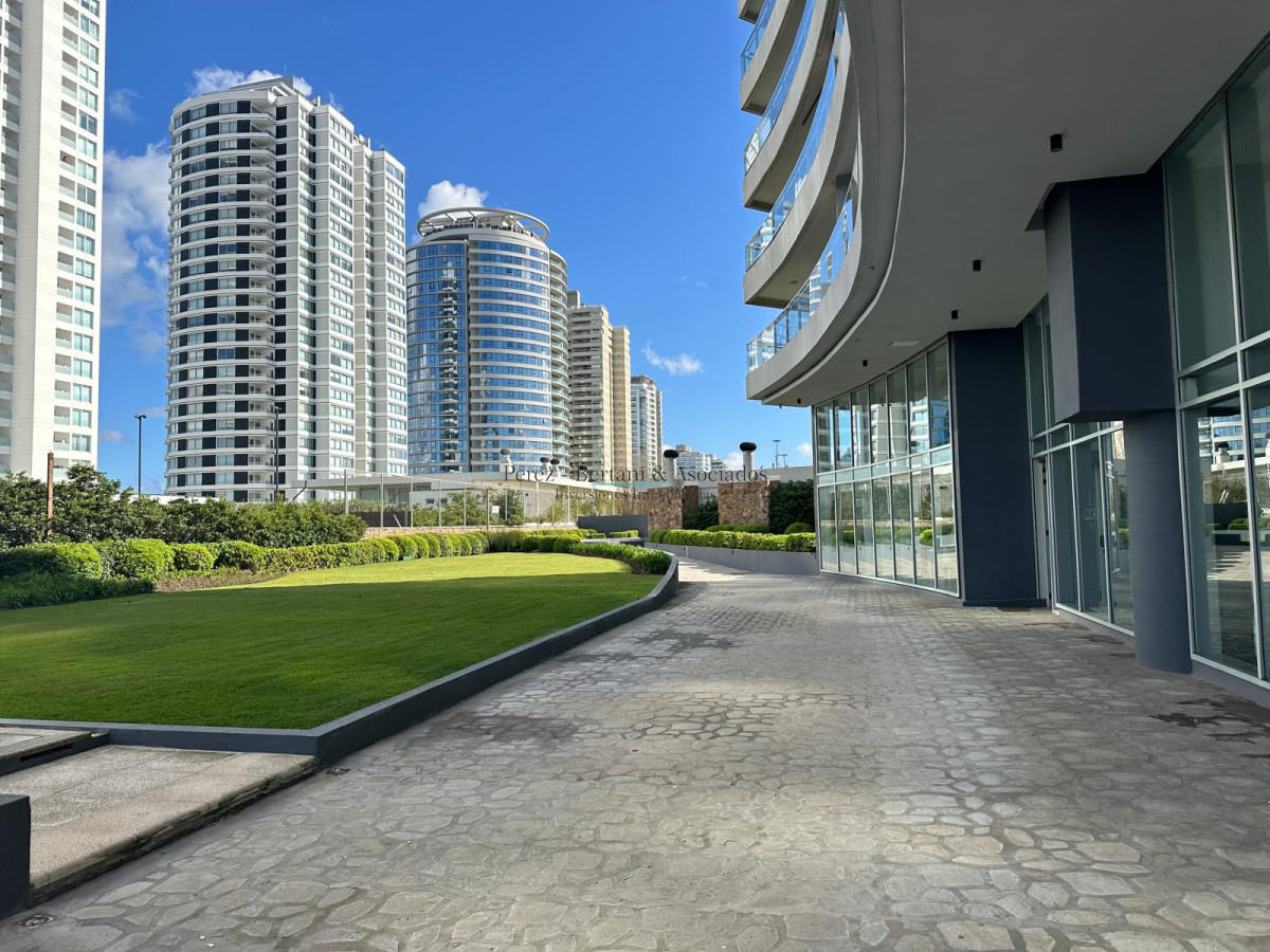 Apartamento ID.917 - Venta y Alquiler temporario hermoso apartamento a 50 mas de playa Brava
