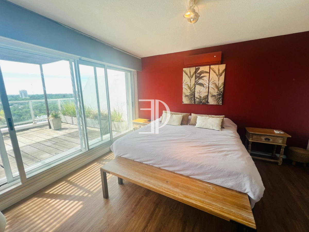 Apartamento ID.1587 - Venta Penthouse Playa Mansa