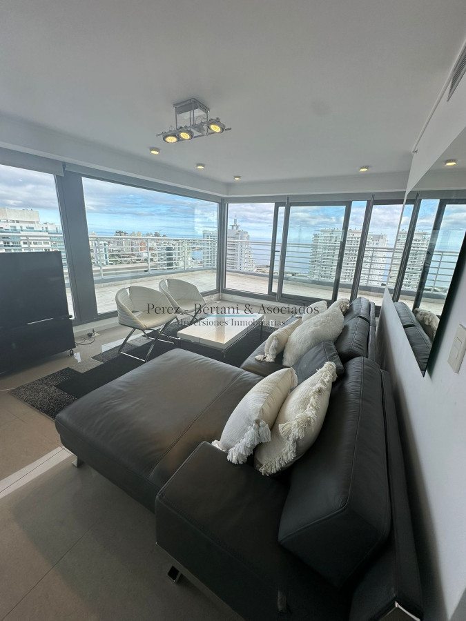 Apartamento ID.599 - Venta Penthouse 3 dormitorios Torre con Amenities