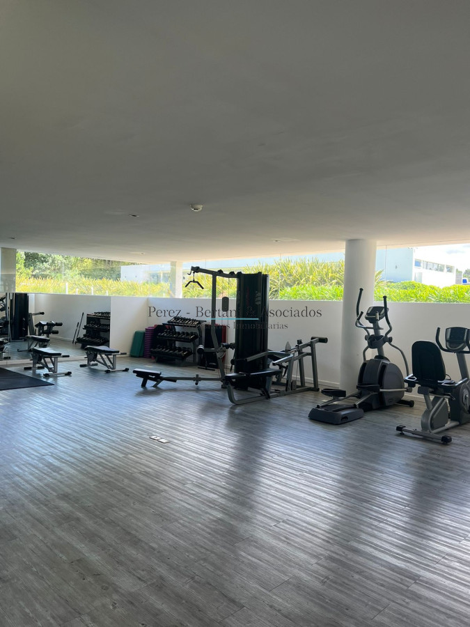 Apartamento ID.169 - Venta Apartamento 3 dormitorios y servicio Primera linea Playa Brava Complejo con amenities y espacio verde