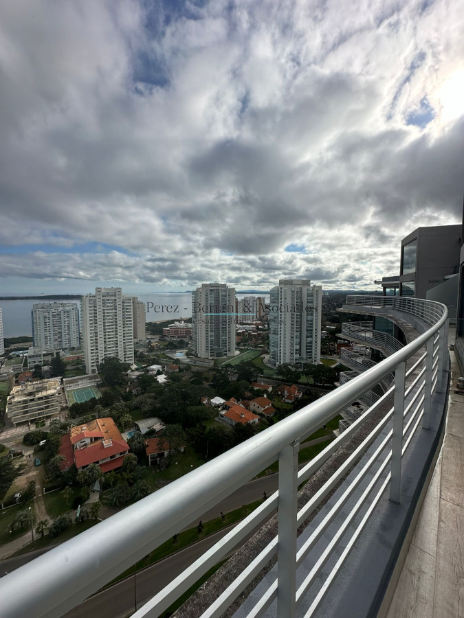 Apartamento ID.599 - Venta Penthouse 3 dormitorios Torre con Amenities