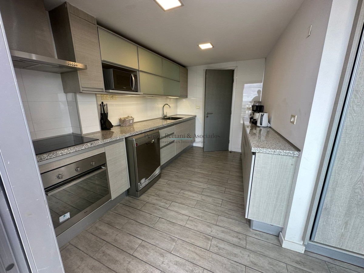 Apartamento ID.599 - Venta Penthouse 3 dormitorios Torre con Amenities