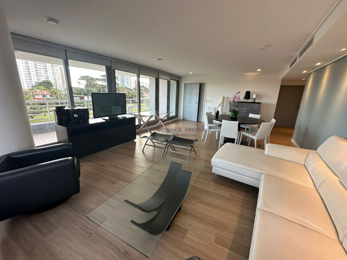 Apartamento ID.586 - Venta Apartamento 3 dormitorios Zona Mansa