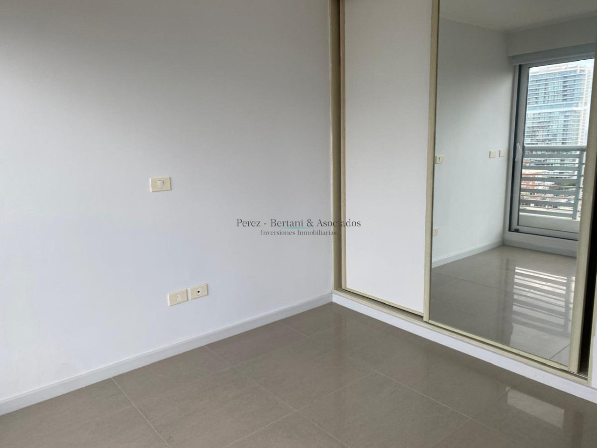 Apartamento ID.600 - Venta Apartamento 3 dormitorios  Primera linea Playa Mansa  Torre con amenities y espacio verde