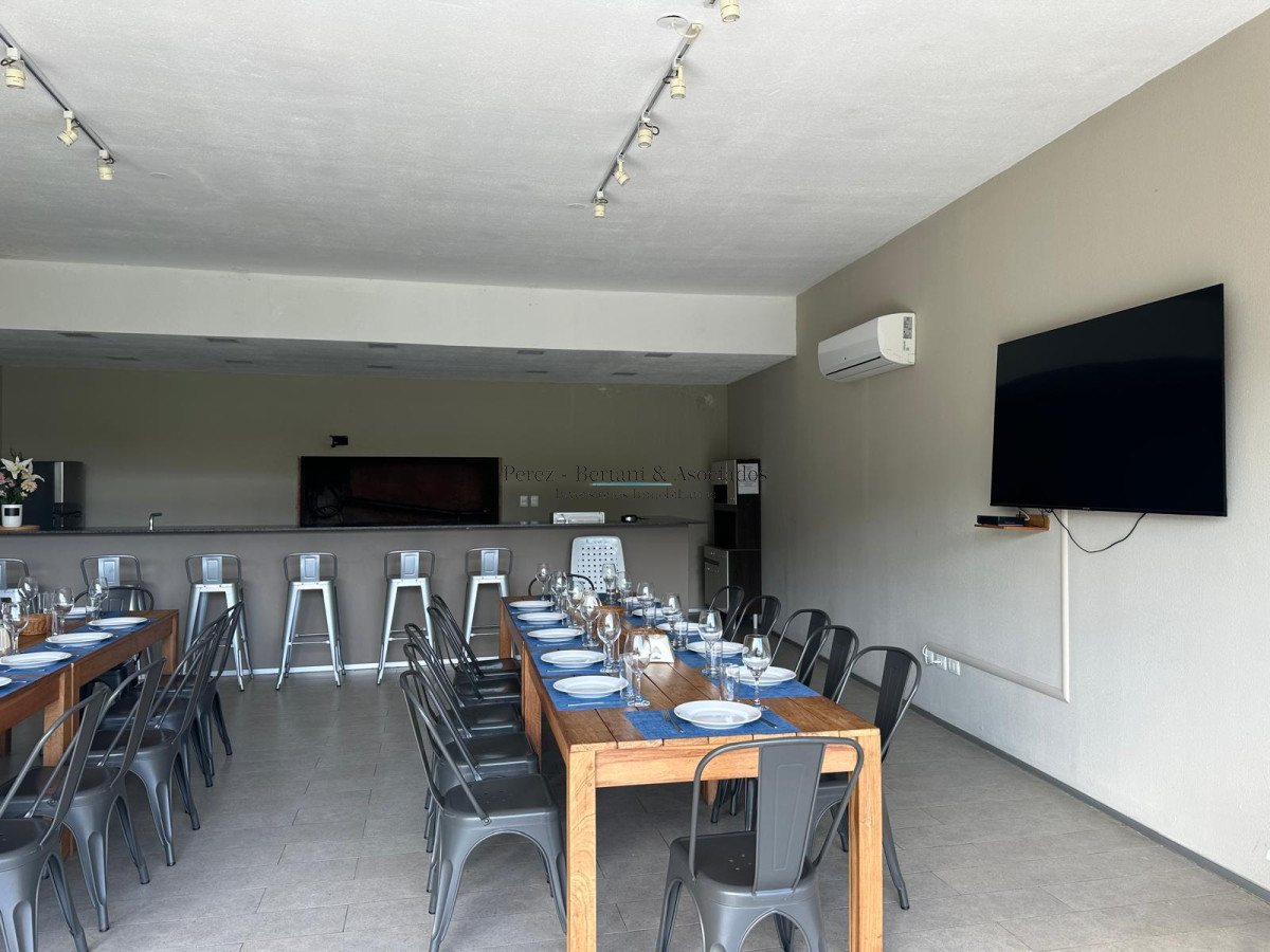 Apartamento ID.917 - Venta y Alquiler temporario hermoso apartamento a 50 mas de playa Brava