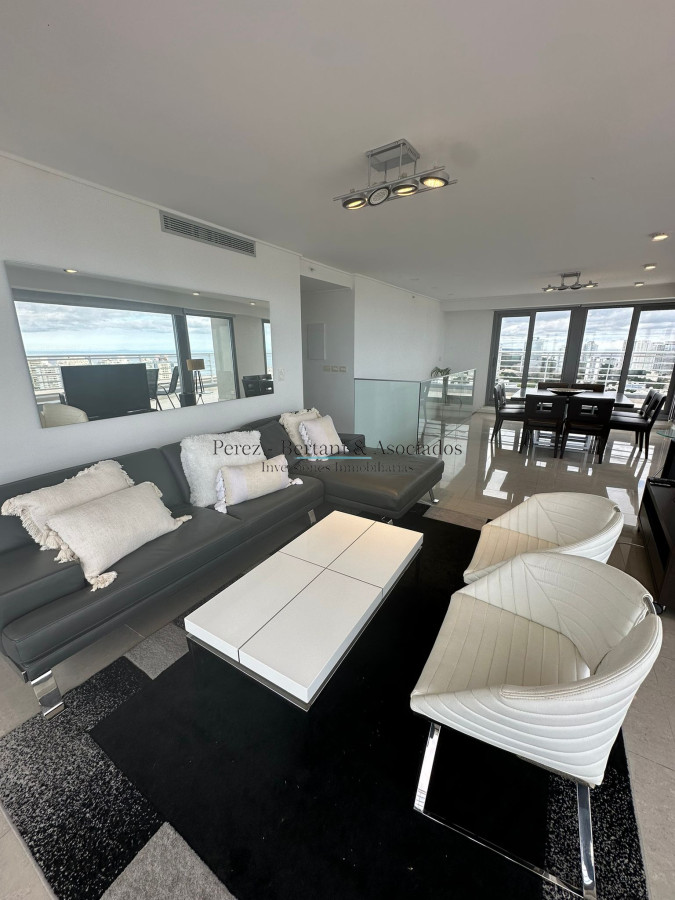Apartamento ID.599 - Venta Penthouse 3 dormitorios Torre con Amenities
