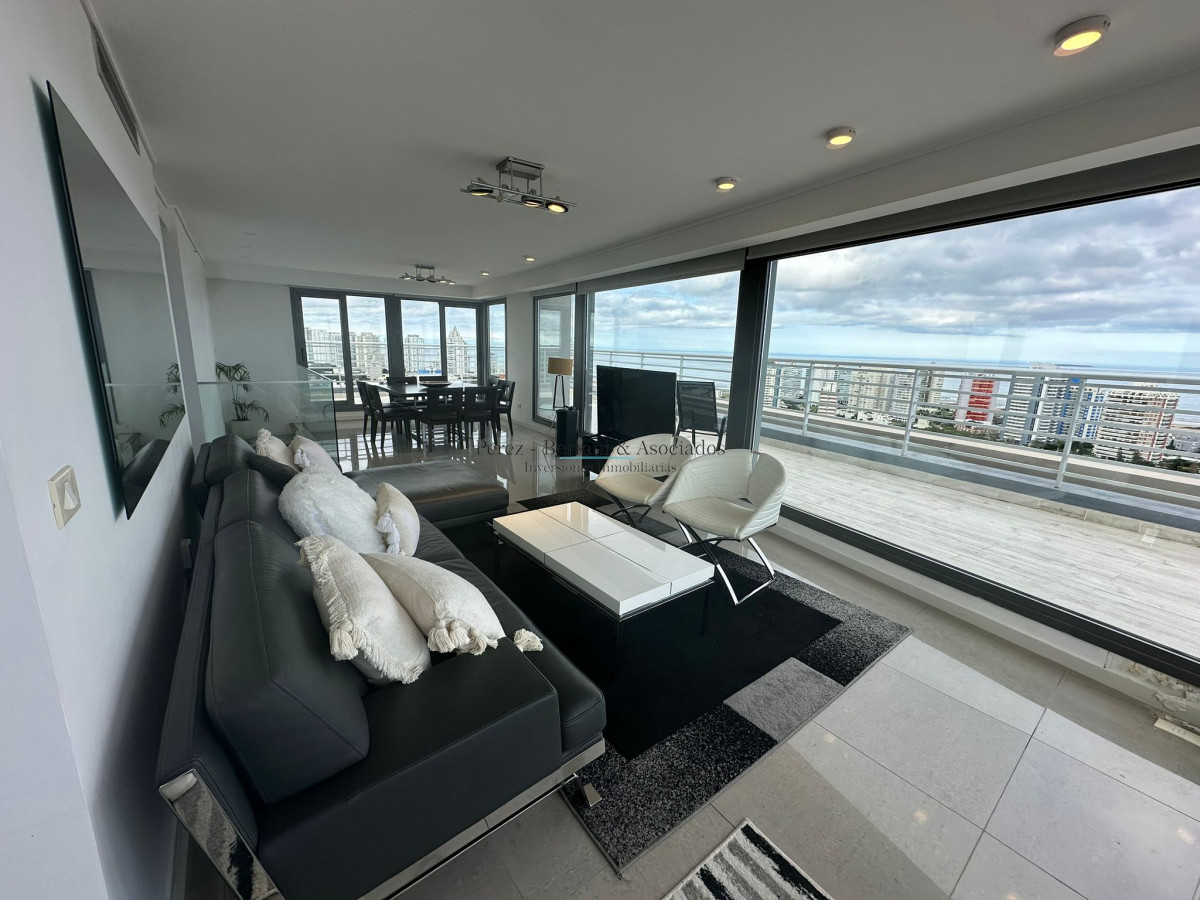 Apartamento ID.599 - Venta Penthouse 3 dormitorios Torre con Amenities