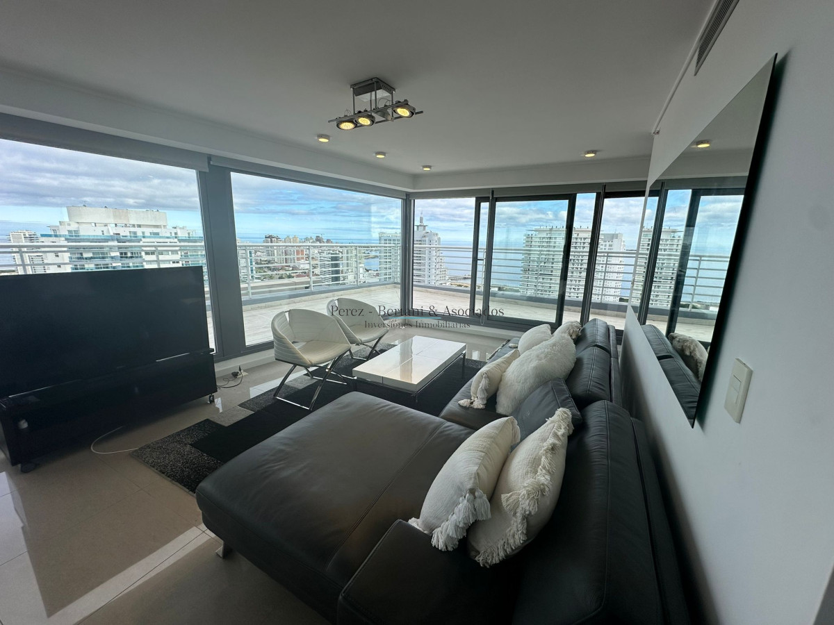 Apartamento ID.599 - Venta Penthouse 3 dormitorios Torre con Amenities