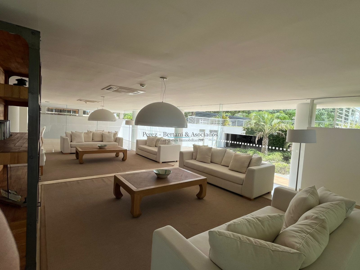 Apartamento ID.169 - Venta Apartamento 3 dormitorios y servicio Primera linea Playa Brava Complejo con amenities y espacio verde