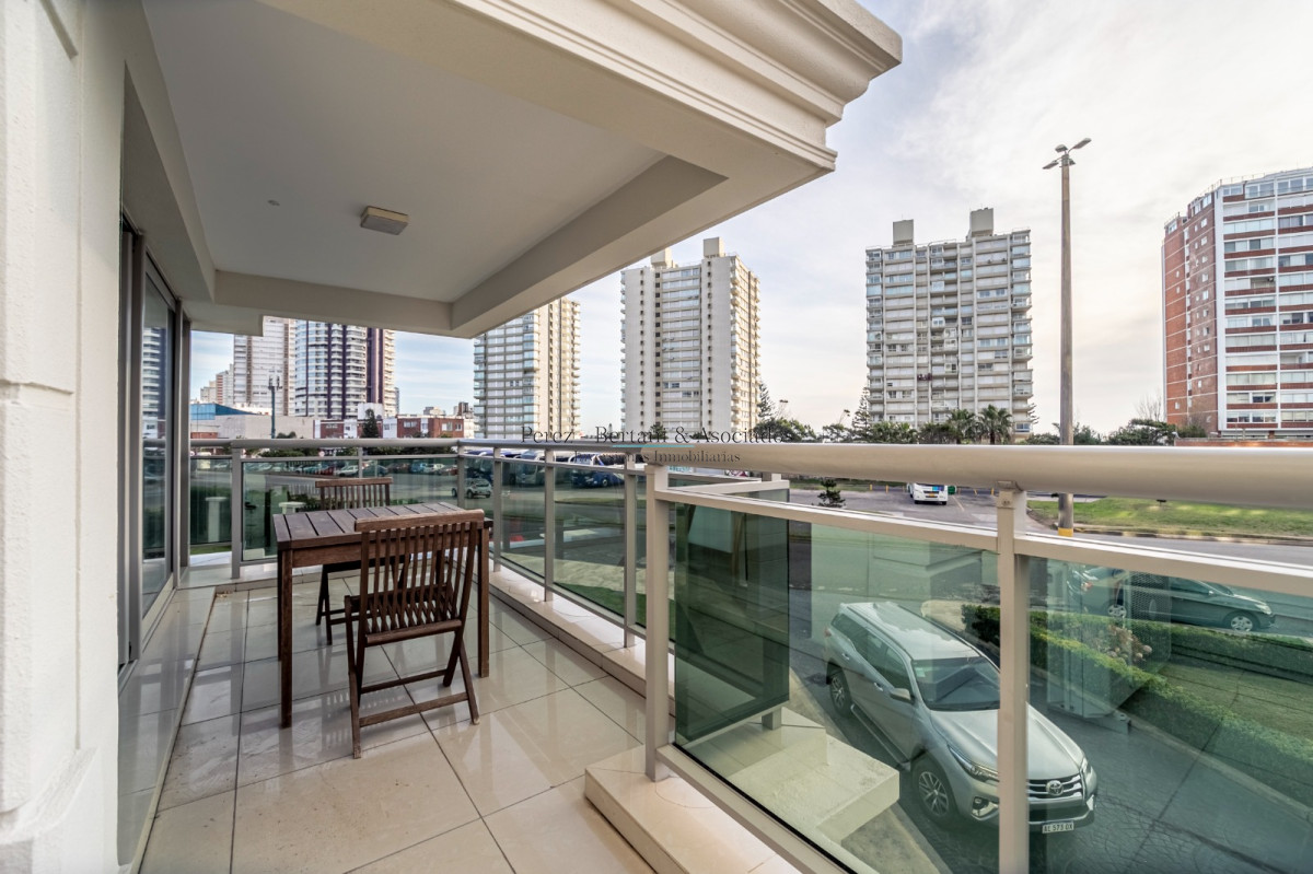 Apartamento ID.498 - VENTA APARTAMENTO 2 DORMITORIOS TORRE CATEGORIA PLAYA BRAVA