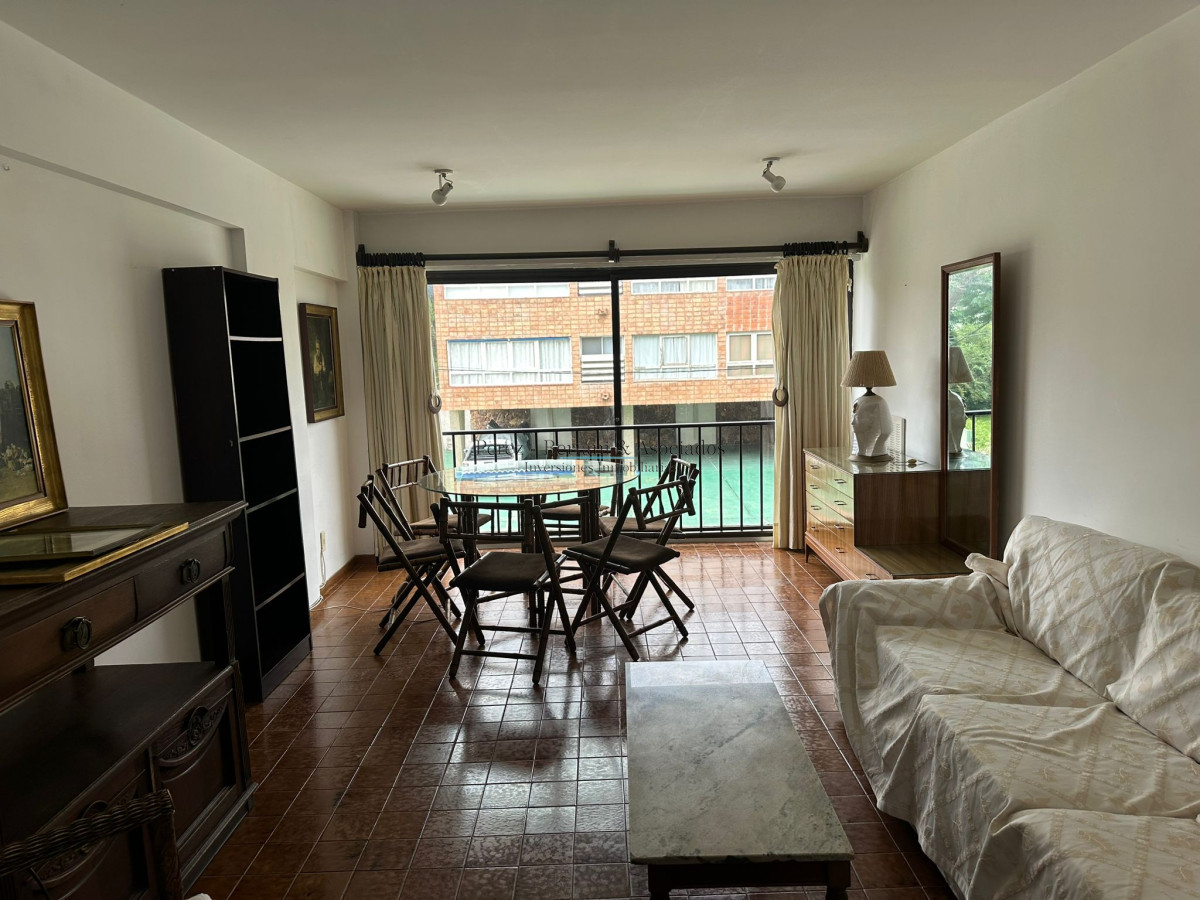 Apartamento ID.440 - Venta Apartamento Primera Linea Mansa 3 dm + servicio