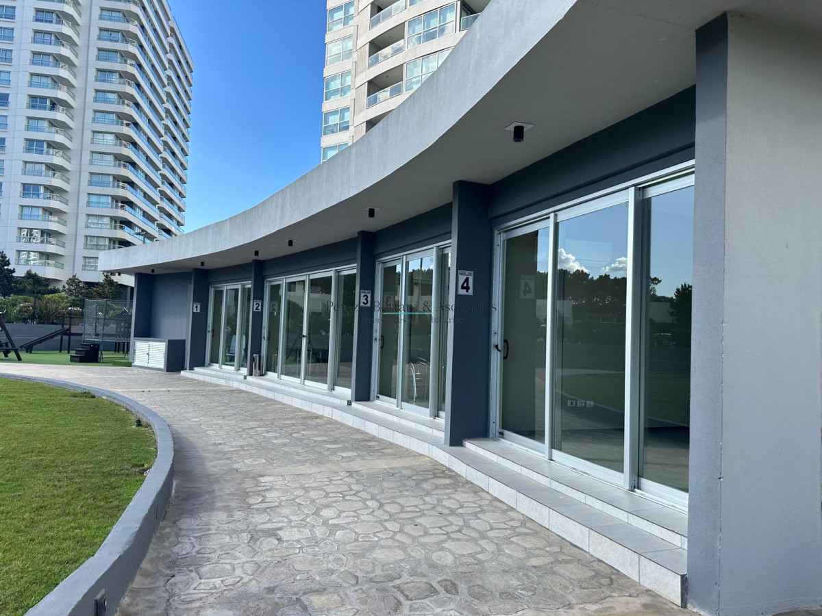 Apartamento ID.917 - Venta y Alquiler temporario hermoso apartamento a 50 mas de playa Brava