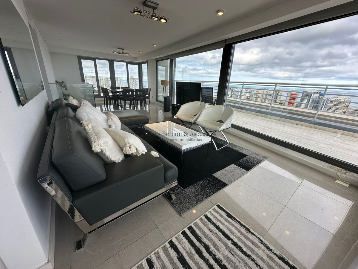 Apartamento ID.599 - Venta Penthouse 3 dormitorios Torre con Amenities