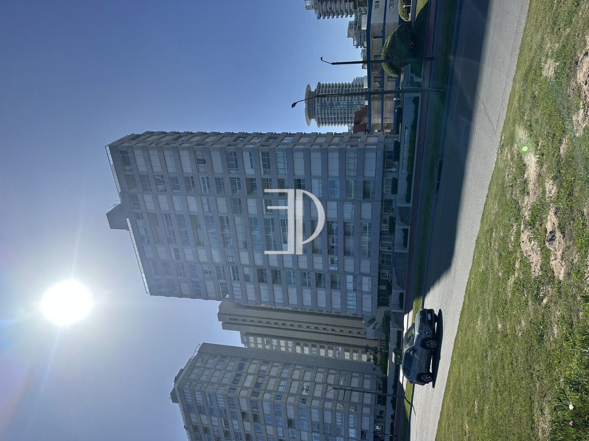 Apartamento ID.1264 - Venta de apartamento en primera linea dos dormitorios y dos baños en torre de categoría con la mejor vista.