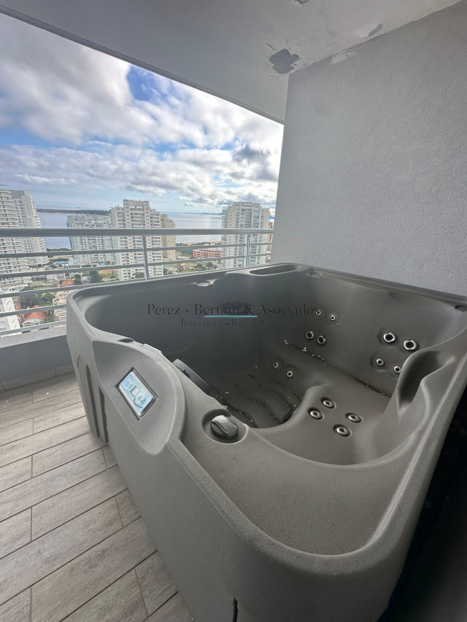 Apartamento ID.599 - Venta Penthouse 3 dormitorios Torre con Amenities
