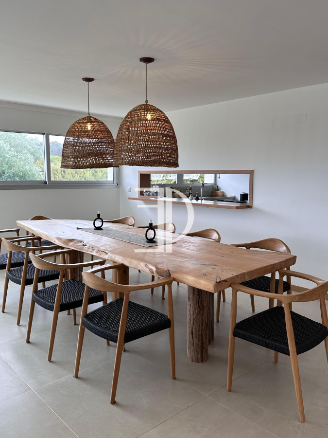 Apartamento ID.1336 - Alquiler apartamento primera linea playa brava