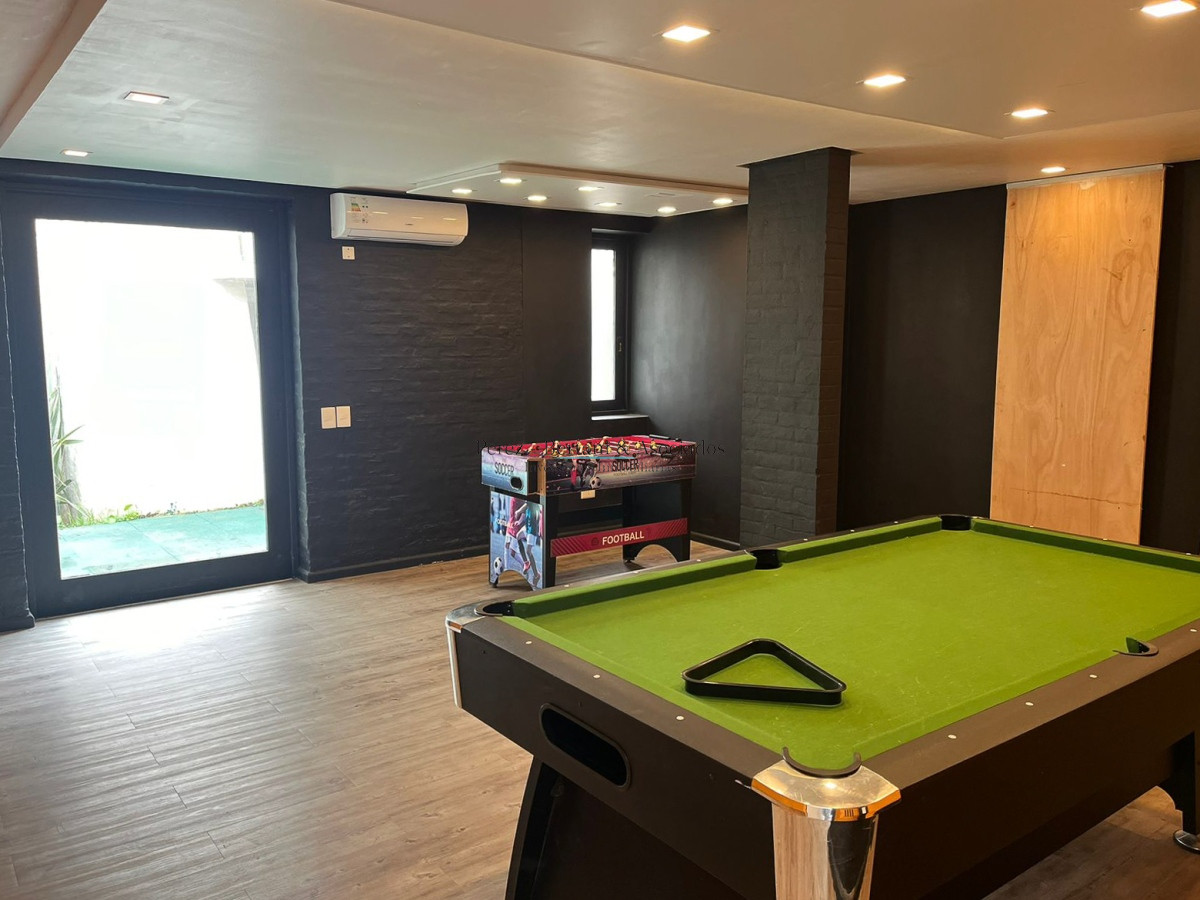 Apartamento ID.184 - Venta Apartamento 3 dormitorios ,con parrillero propio  Primera linea Playa Mansa, Torre con amenities