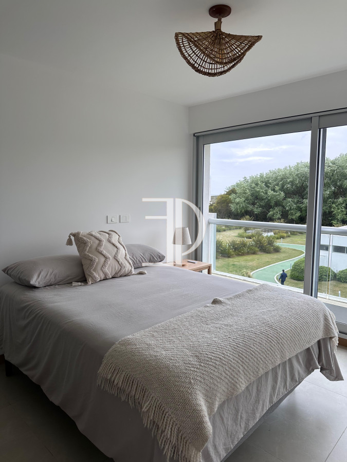 Apartamento ID.1336 - Alquiler apartamento primera linea playa brava