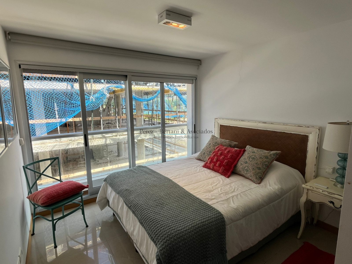 Apartamento ID.169 - Venta Apartamento 3 dormitorios y servicio Primera linea Playa Brava Complejo con amenities y espacio verde