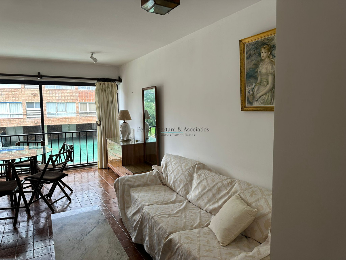 Apartamento ID.440 - Venta Apartamento Primera Linea Mansa 3 dm + servicio