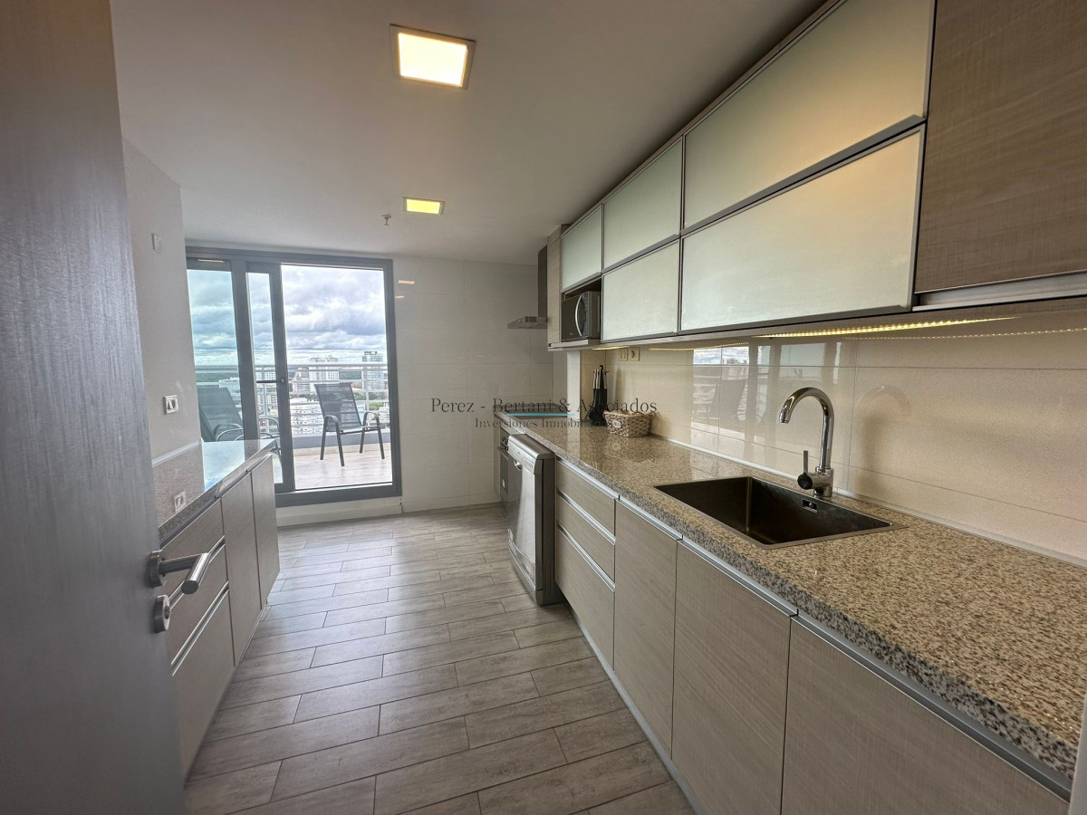 Apartamento ID.599 - Venta Penthouse 3 dormitorios Torre con Amenities