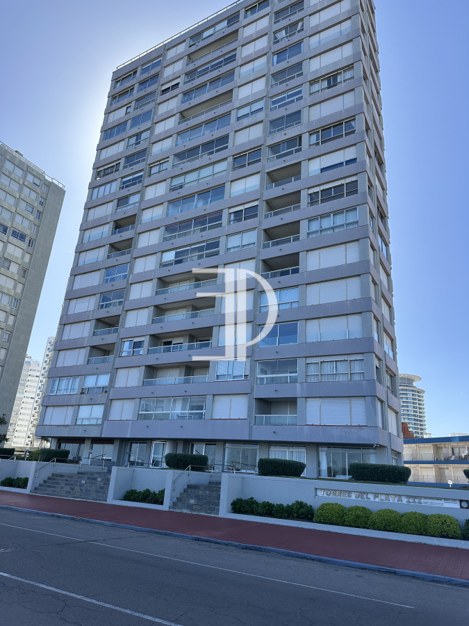 Apartamento ID.1264 - Venta de apartamento en primera linea dos dormitorios y dos baños en torre de categoría con la mejor vista.