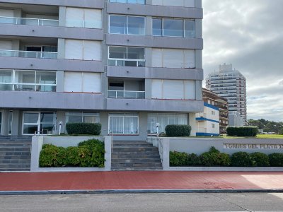 Venta apartamento 2 dormitorios Primera Linea Playa Brava Punta del Este