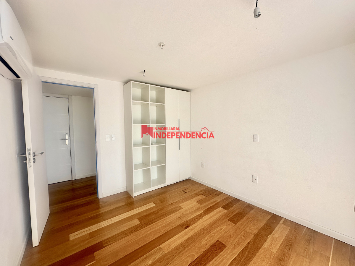 Apartamento ID.239 - Alquiler depto en la Torre de la Defensa 3 dormitorios