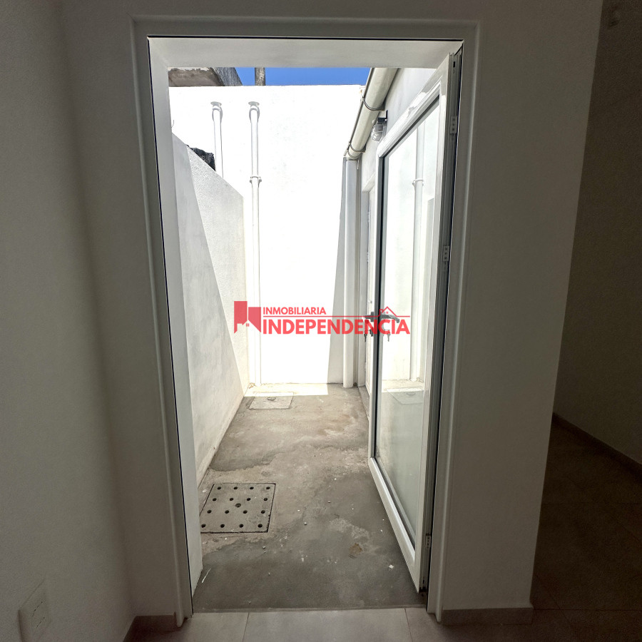 Apartamento ID.116 - Apartamento 1 Dormitorio Con Patio Y Cochera a estrenar 