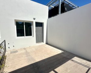 Apartamento 1 Dormitorio Con Patio Y Cochera a estrenar